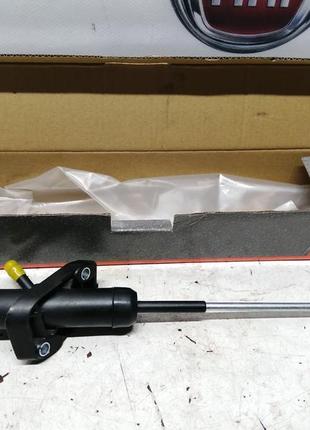 Головний циліндр зчеплення. 55196182fiat doblo