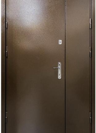 Металеві двері метал із утвором