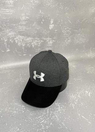 Серая кепка с вышивкой under armour
