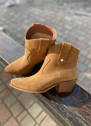 Черевики казаки замшеві шкіряні на підборах