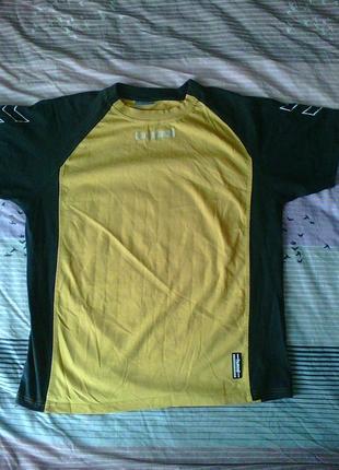 Мужская-желтая-черная-футболка12 фото