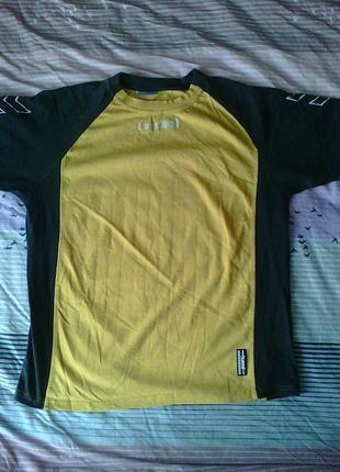 Мужская-желтая-черная-футболка18 фото