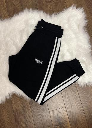 Спортивні штани джогери lonsdale
