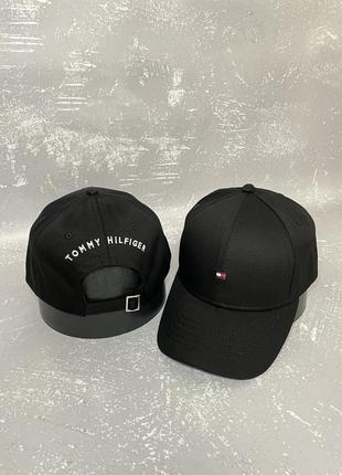 Чорна кепка з вишивкою tommy hilfiger