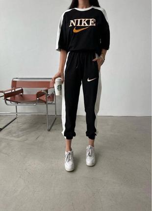 Жіночий весняний спортивний костюм nike із широкими лампасами розміри 42-48