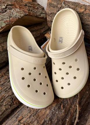 Женские кроксы сабо crocs off court clog bone1 фото