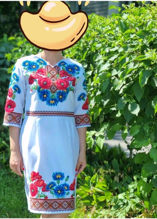 Жіноча вишиванка-плаття