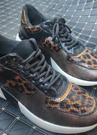 Кроссы женские - 39 (25см)