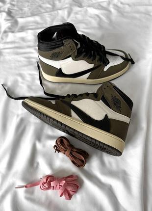 Женские кроссовки nike air jordan 1 retro high travis scott скидка sale <unk> smb