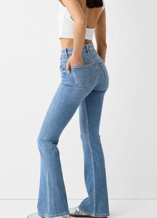Bershka flare jeans, джинсы бершка флейр голубые2 фото
