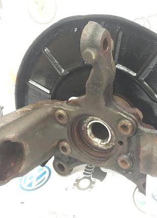 Поворотний кулак правий touran audi a3 q3 tiguan jetta seat leon