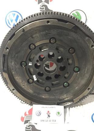 06j105266b маховик демпфер 1.8 skoda octavia a5 superb jetta b6