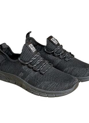 Тканевые мужские черные кроссовки.
