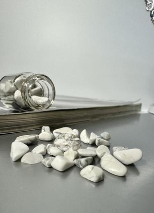 Крошка говлит (кахолонг) 5-7 мм без отверстия, галтовка из натурального камня, цена за 10 грамм