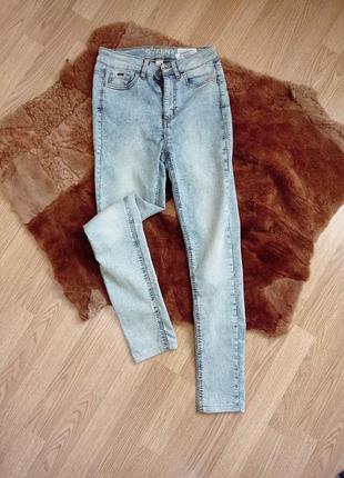 Джинсы