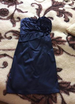 Розкішна коктейльна сукня темно-синього кольору