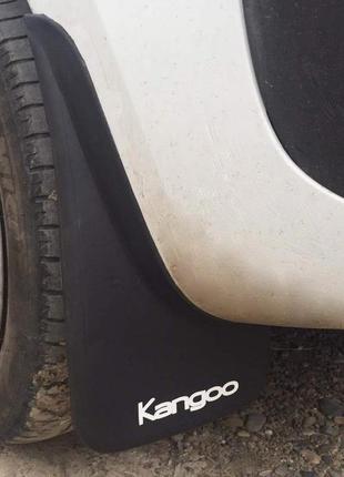 Передні бризковики туреччина (2 шт) для renault kangoo 2008-2020 рр