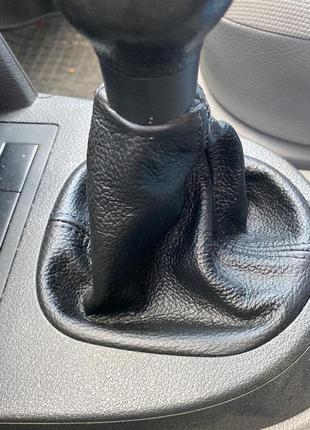 Кожаный чехол кпп для volkswagen caddy 2004-2010 гг