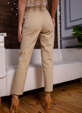 Бежевые женские джинсы свободного кроя 164r21414 фото