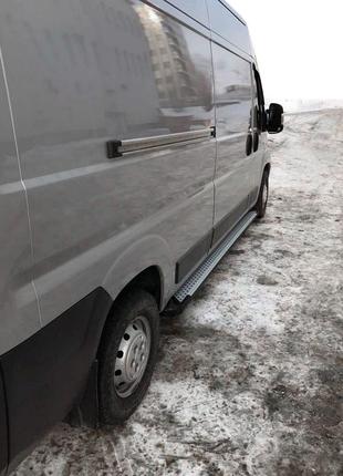 Бокові пороги allmond grey (2 шт., алюм.) середня база для peugeot boxer 2006-2024 та рр