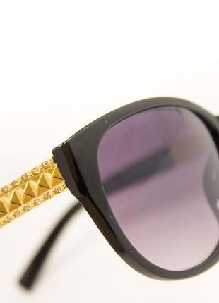 Стильні і модні сонцезахисні окуляри2 фото