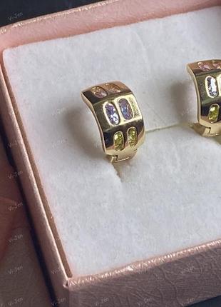 Жіночі сережки-конго (кільця) xuping позолочені з різнокольоровим камінням позолота 18к3 фото