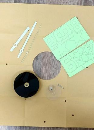 Настінний годинник світний у темряві цифри та зірки колір салатовий diy зроби сам 40 см2 фото