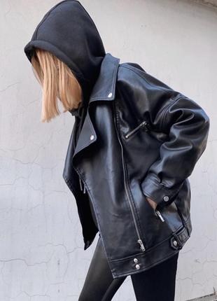 Чорна куртка еко-шкіра2 фото