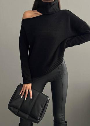 Стильний чорний светр1 фото