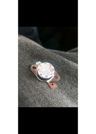 Термостат ksd301 110° 250v 10a nc