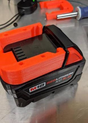 Держатель батареи milwaukee m18