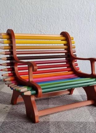 Подставка для карандашей в виде скамейки під каранташі