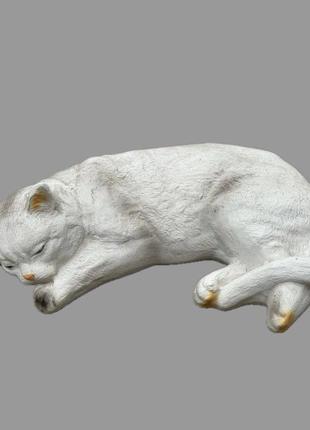 Садова фігура кішка спляча 12 см (полімер)1 фото