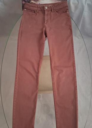 Стильні джинси скіні