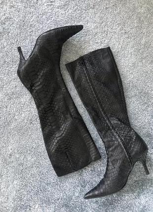 Чёрные сапоги из питона