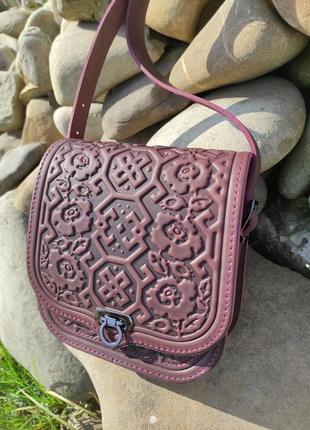 Шкіряна сумочка ручної роботи вишиванка