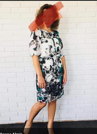 Блакитна сукня італія