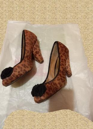 Леопардові бархатні туфлі на підборах 38 розмір2 фото