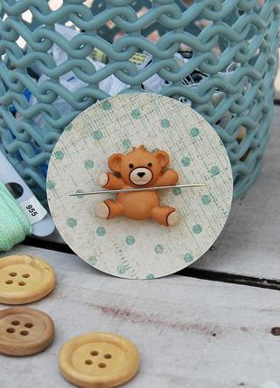 Магнітний тримач для голок (магніт для голок на канву) ведмедик