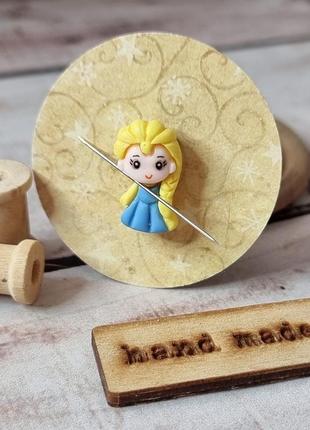 Магнит для игл девочка