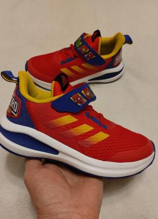 Кроссовки adidas marvel 32