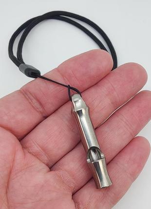 Свисток із титанового сплаву зі шнурком арт. 04877