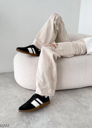 Черные кожаные замшевые кроссовки кеды с белыми полосками на коричневой подошве5 фото