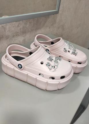 Кроксы женские, в разных цветах