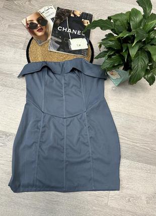 Минерально-голубое тканое платье-бандо в складку поверх корсета4 фото