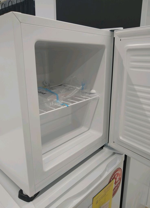 Маленька зручна морозилка