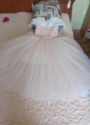 Очень изысканное платье на маленькую королеву6 фото
