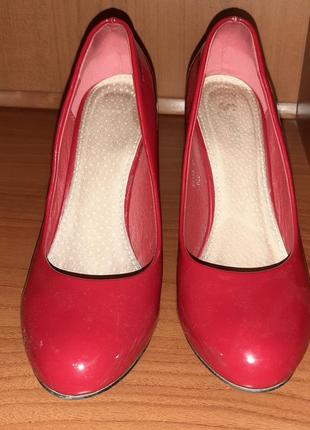 Красные туфли