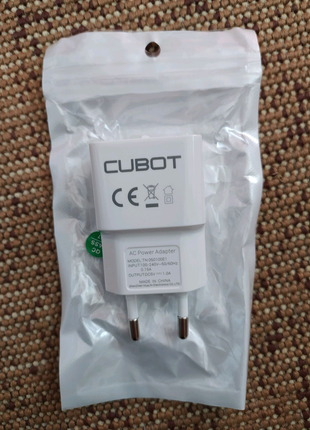 Зарядний пристрій "cubot"