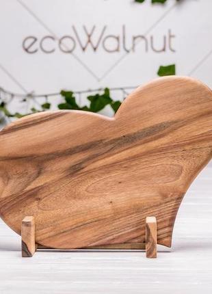 Дошка кухонна дерев'яна дощечка для кухні їжі нарізки продуктів з дерева з логотипом "серце"1 фото